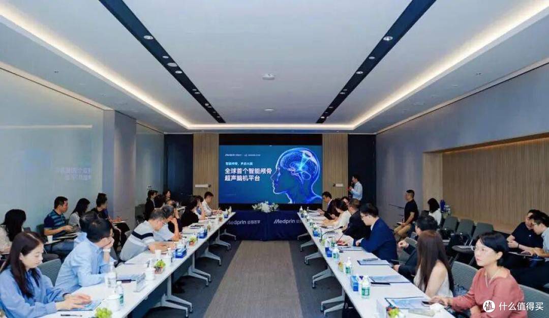不开颅也能“读脑”？中国公司把人工颅骨变成超声脑机接口的入口