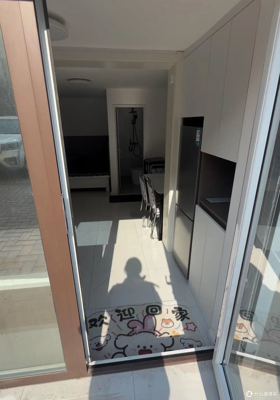 网友：父母住车库，儿子住楼上，是不孝吗？答案很现实