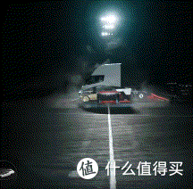 特斯拉Roadster真的会飞，火箭推进上车，是在玩噱头，还是汽车会迎来飞行时代？
