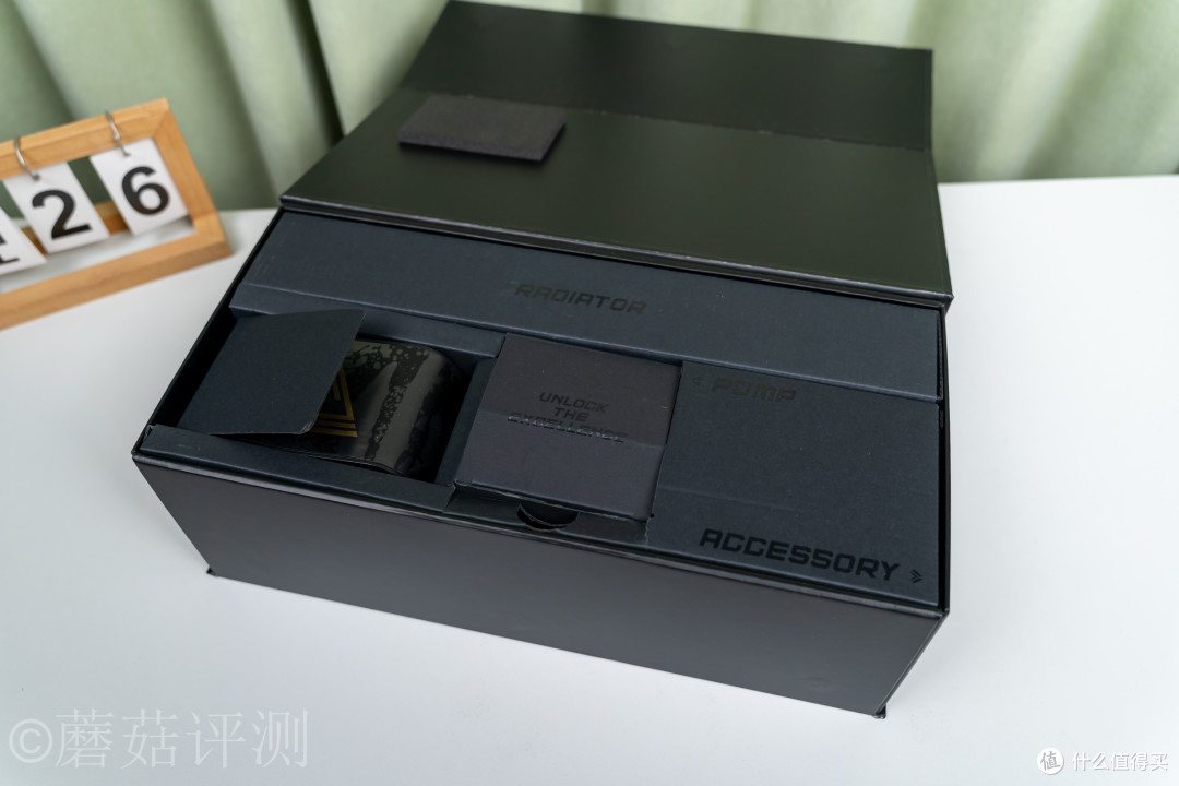 水冷还能怎么卷?上裸眼3D!微星MEG CORELIQUID E15 360超神水冷