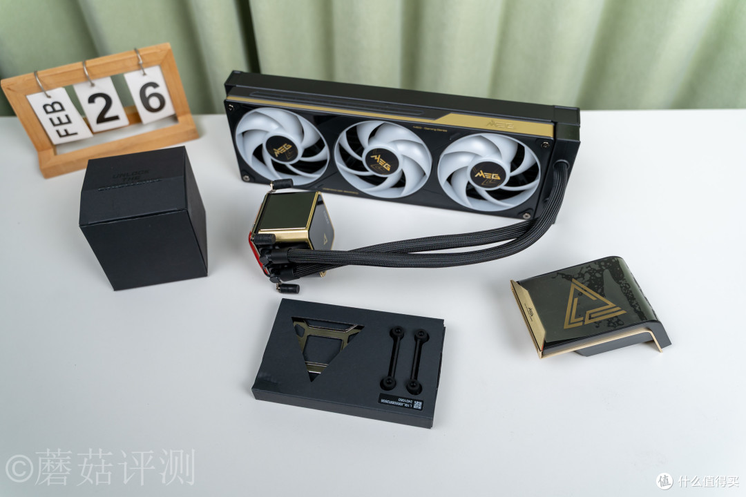 水冷还能怎么卷?上裸眼3D!微星MEG CORELIQUID E15 360超神水冷