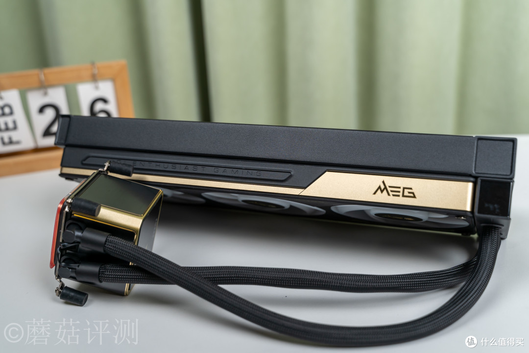 水冷还能怎么卷?上裸眼3D!微星MEG CORELIQUID E15 360超神水冷
