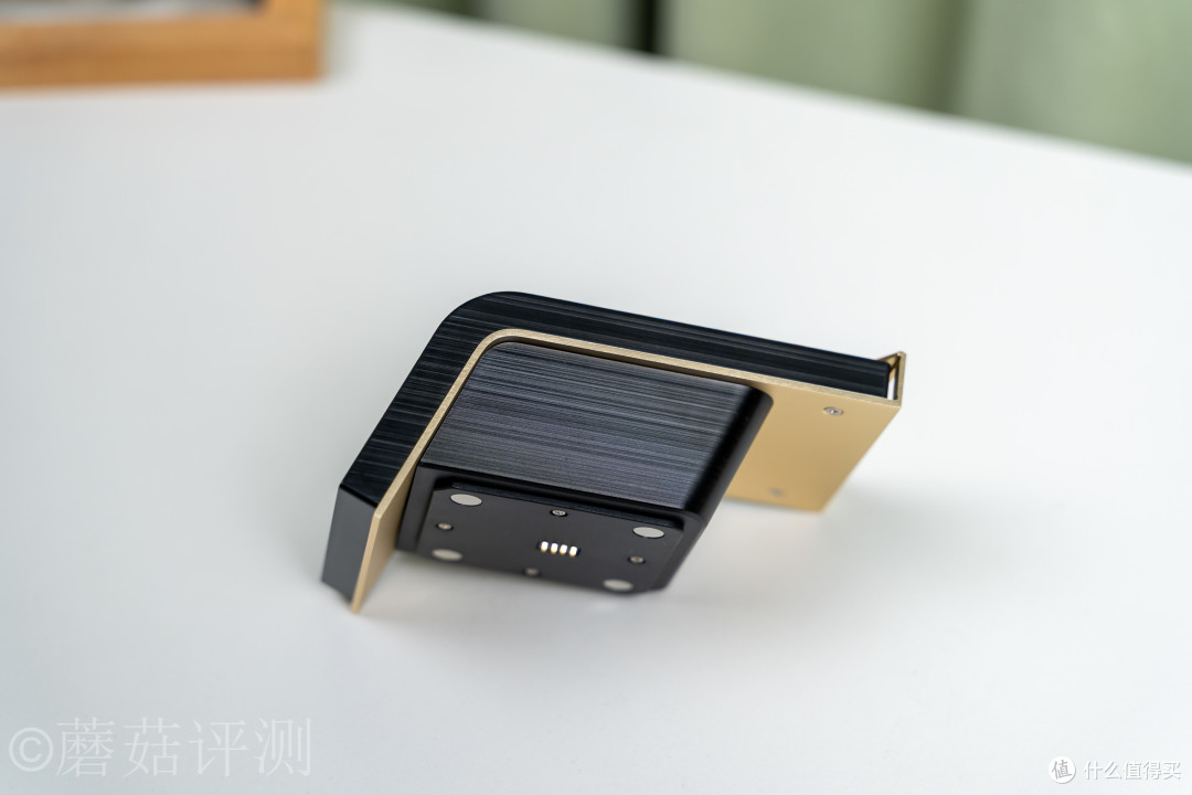 水冷还能怎么卷?上裸眼3D!微星MEG CORELIQUID E15 360超神水冷
