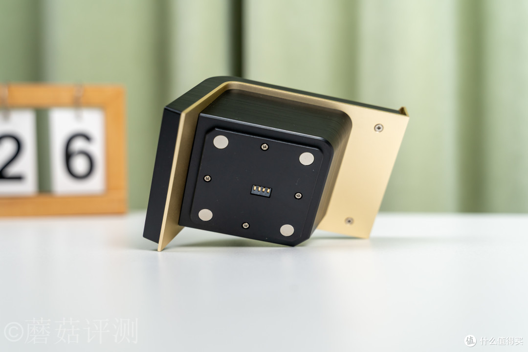水冷还能怎么卷?上裸眼3D!微星MEG CORELIQUID E15 360超神水冷