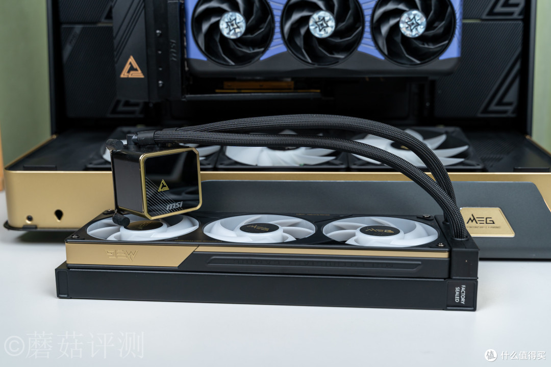 水冷还能怎么卷?上裸眼3D!微星MEG CORELIQUID E15 360超神水冷