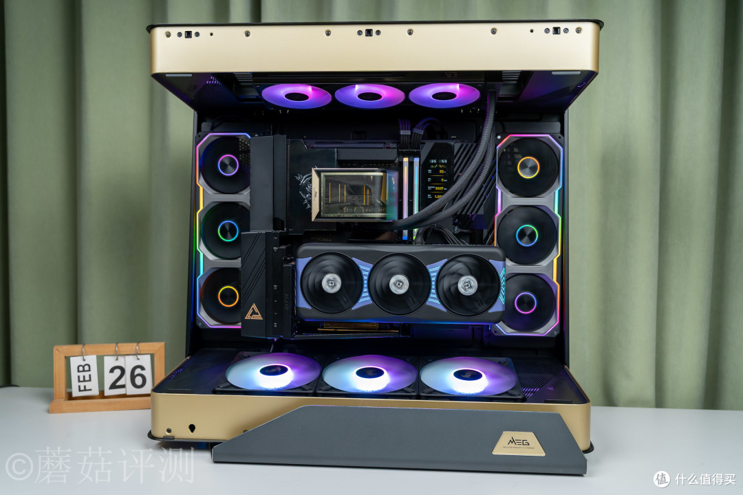 水冷还能怎么卷?上裸眼3D!微星MEG CORELIQUID E15 360超神水冷