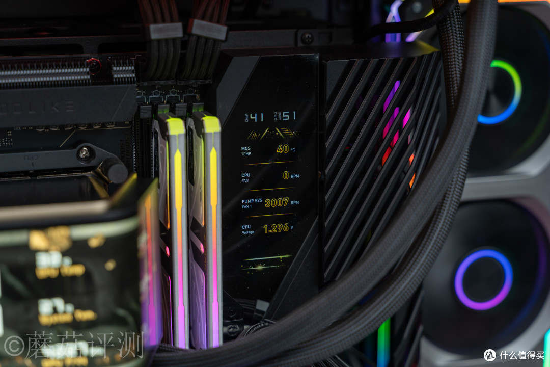 水冷还能怎么卷?上裸眼3D!微星MEG CORELIQUID E15 360超神水冷