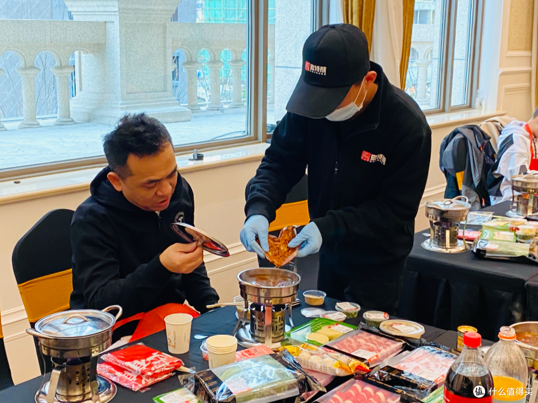 秋风起，围炉正当时，社区火锅食材小店深耕邻里家庭