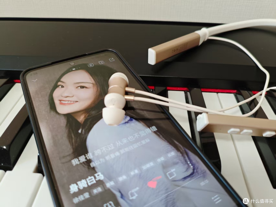 竹林鸟玉笛E200,运动娱乐都能用的颈挂耳机