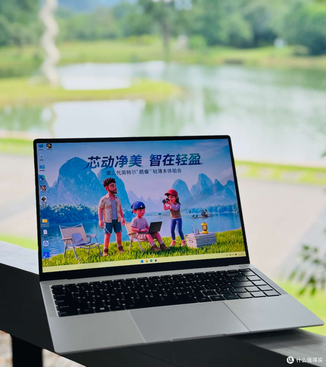 一台1kg轻薄本,藏着英特尔重做主流PC的野心