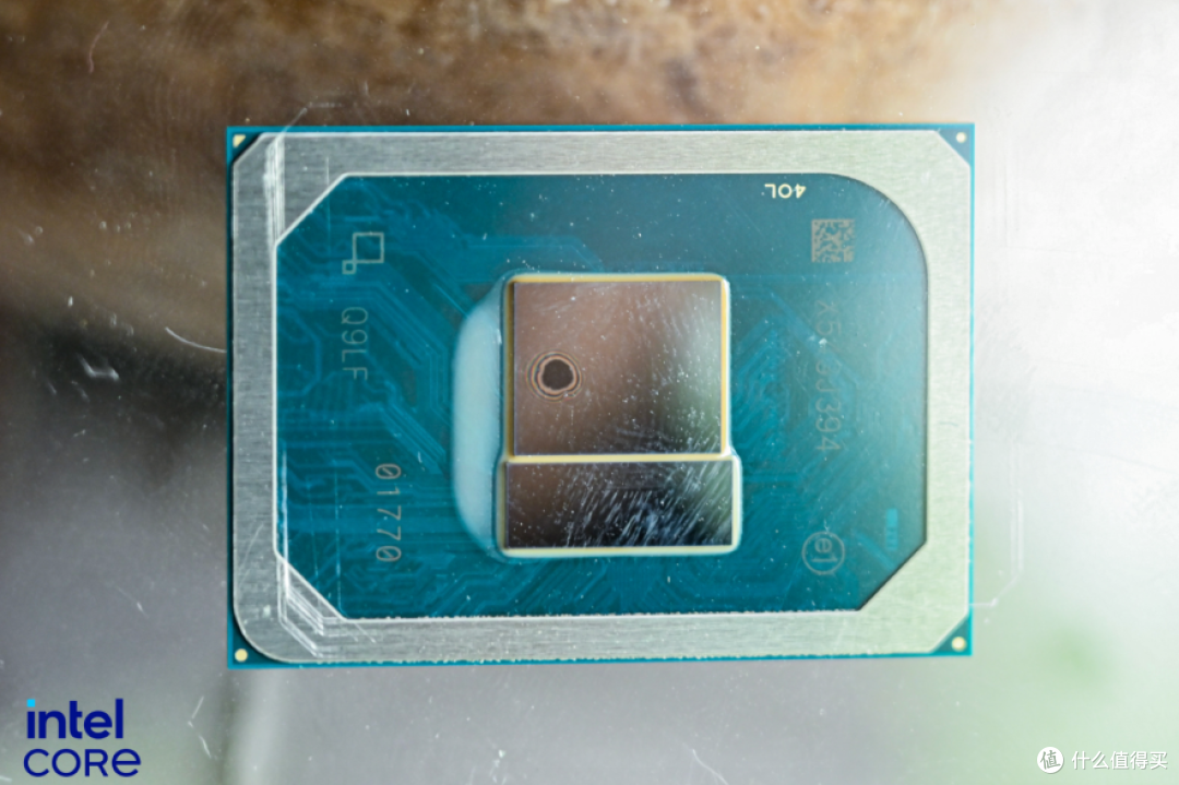 一台1kg轻薄本,藏着英特尔重做主流PC的野心