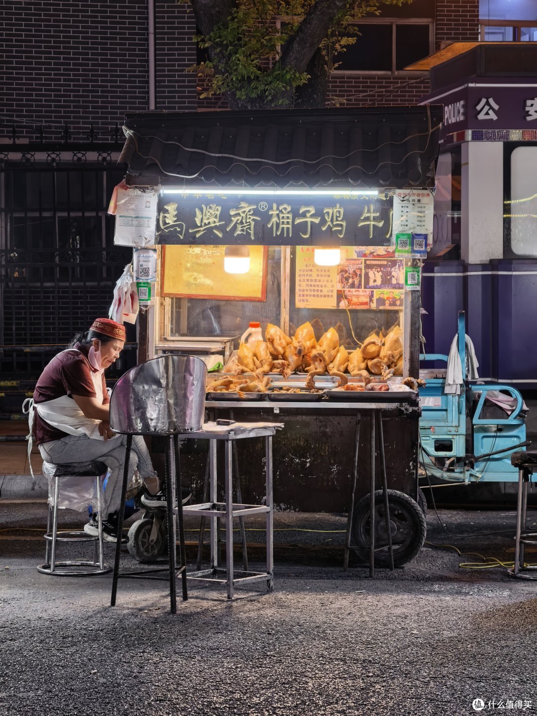 宋都觅食,步寻汴梁:桶子鸡、夜市和羊双肠