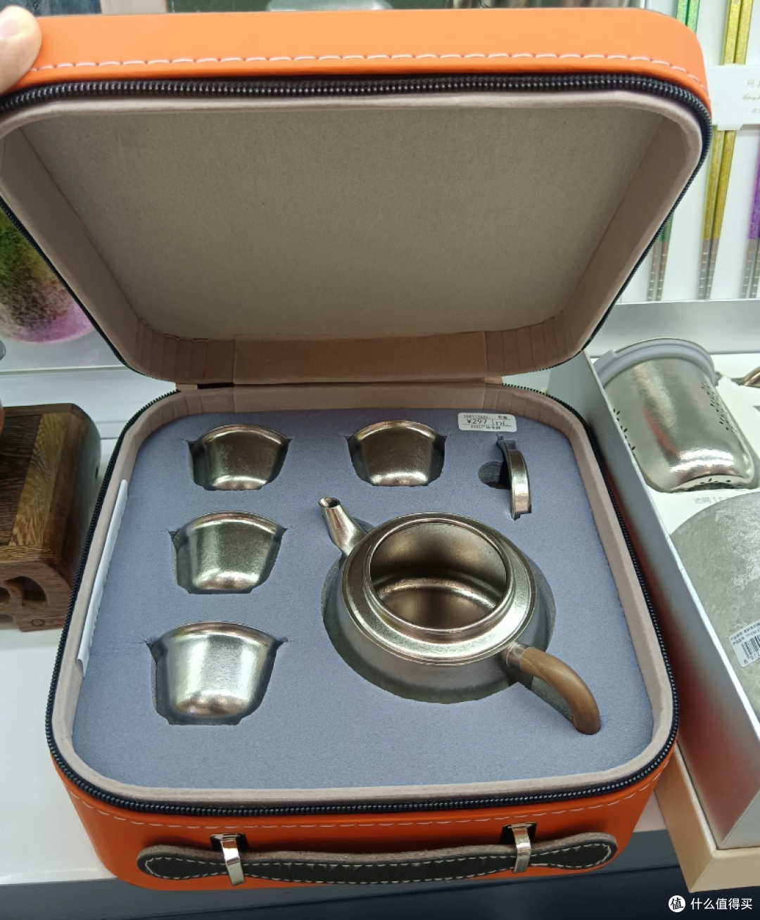 胖东来纯钛茶具礼盒流入二手鱼,卖家297原价包邮,你感觉能买吗