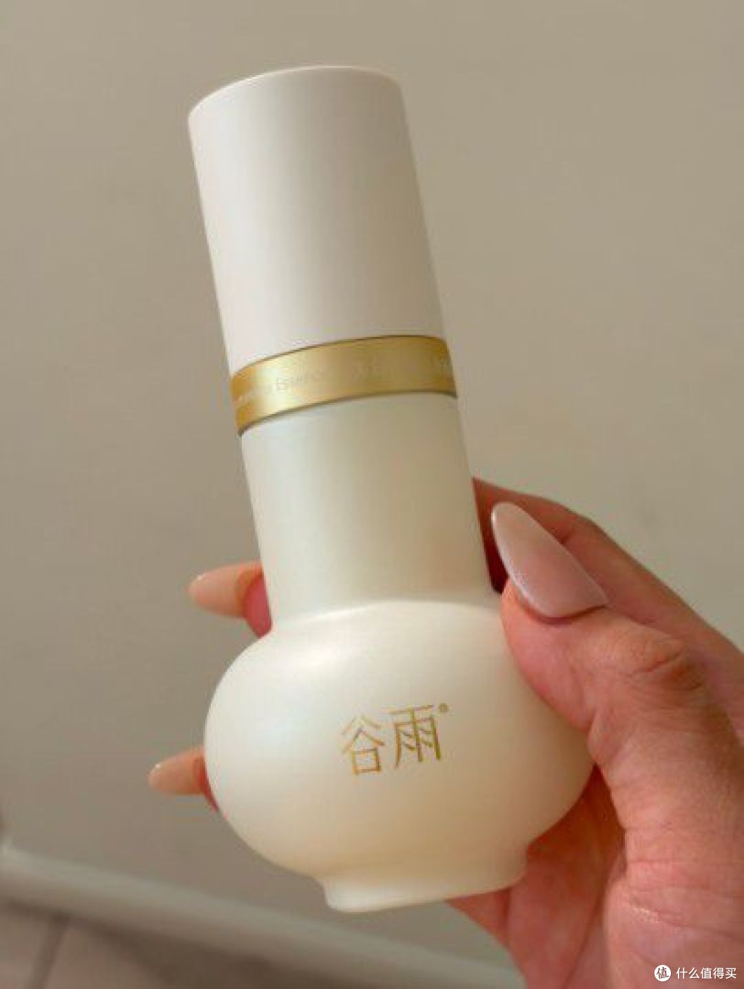 换季暗沉别硬扛,去黄提亮精华推荐这三瓶,按肤质挑