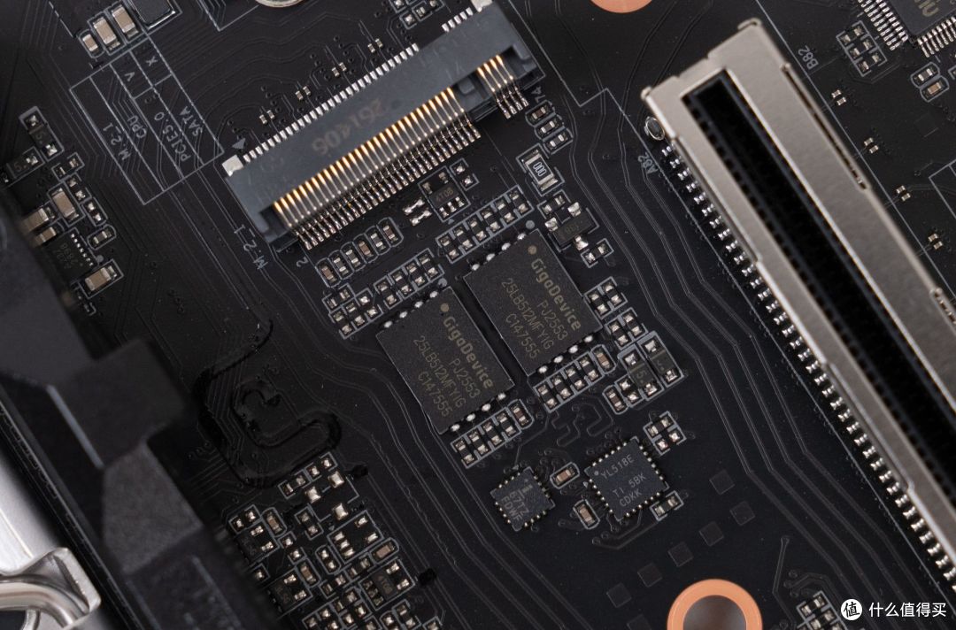 潮酷外观与硬核调校兼得，七彩虹 iGame X870E Ultra-S 主板评测