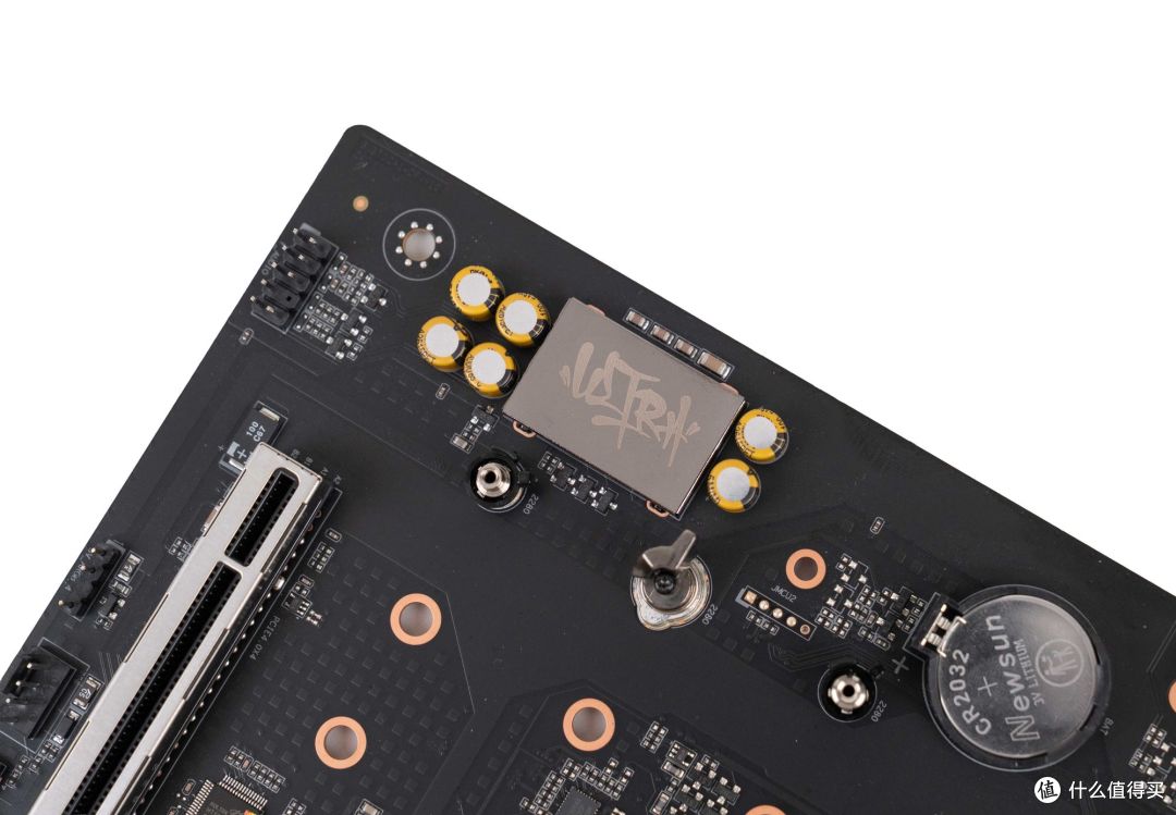 潮酷外观与硬核调校兼得，七彩虹 iGame X870E Ultra-S 主板评测