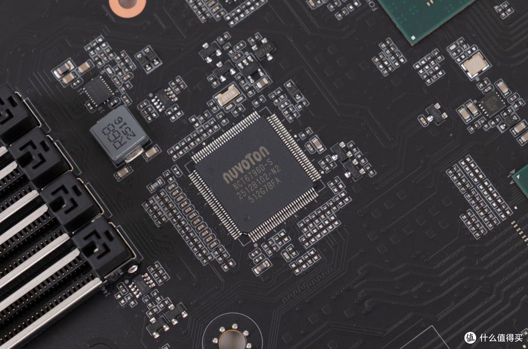 潮酷外观与硬核调校兼得，七彩虹 iGame X870E Ultra-S 主板评测
