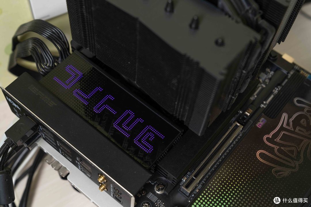 潮酷外观与硬核调校兼得，七彩虹 iGame X870E Ultra-S 主板评测
