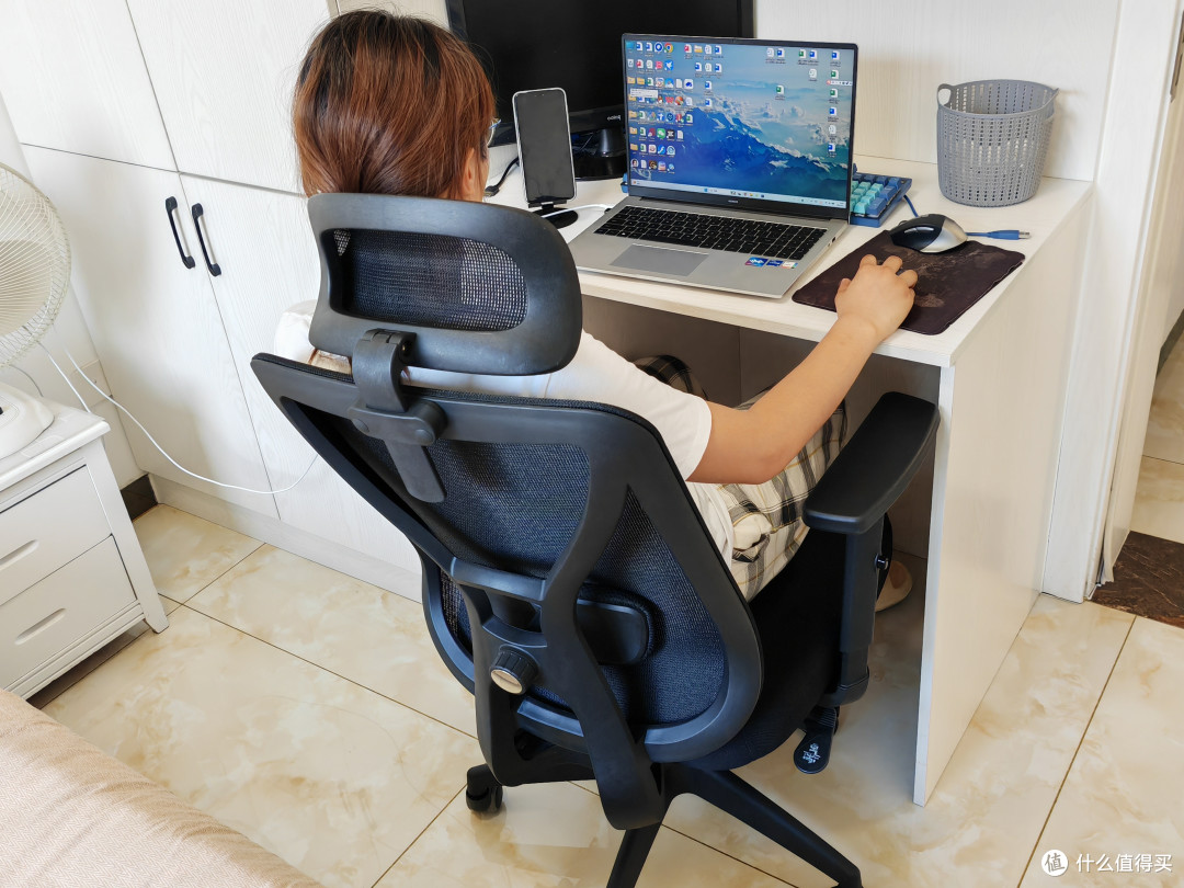 399 元工学椅的护腰,是真功夫还是话术?夏草木Fit-CC 一周实测