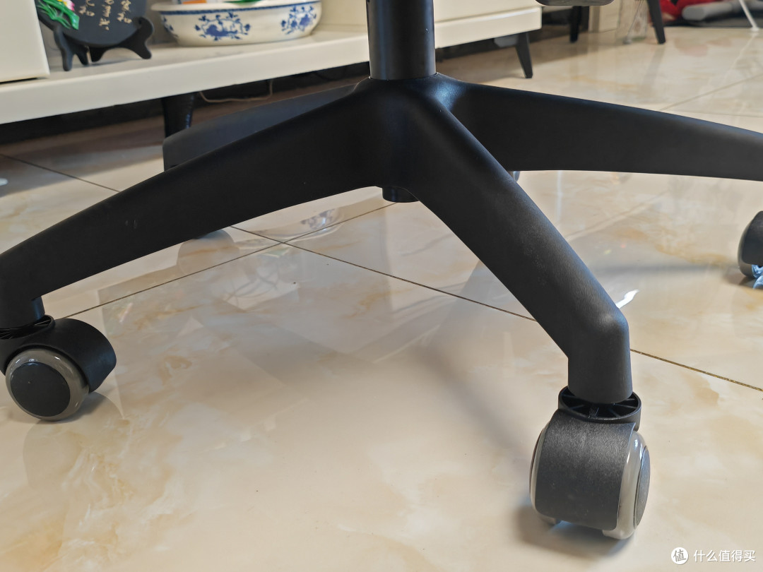 399 元工学椅的护腰,是真功夫还是话术?夏草木Fit-CC 一周实测