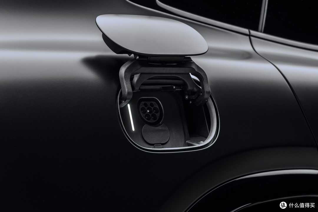 起售价85万,专打保时捷卡宴,奔驰发布全新AMG GT SUV