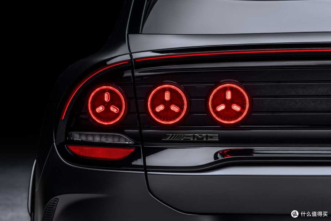 起售价85万,专打保时捷卡宴,奔驰发布全新AMG GT SUV