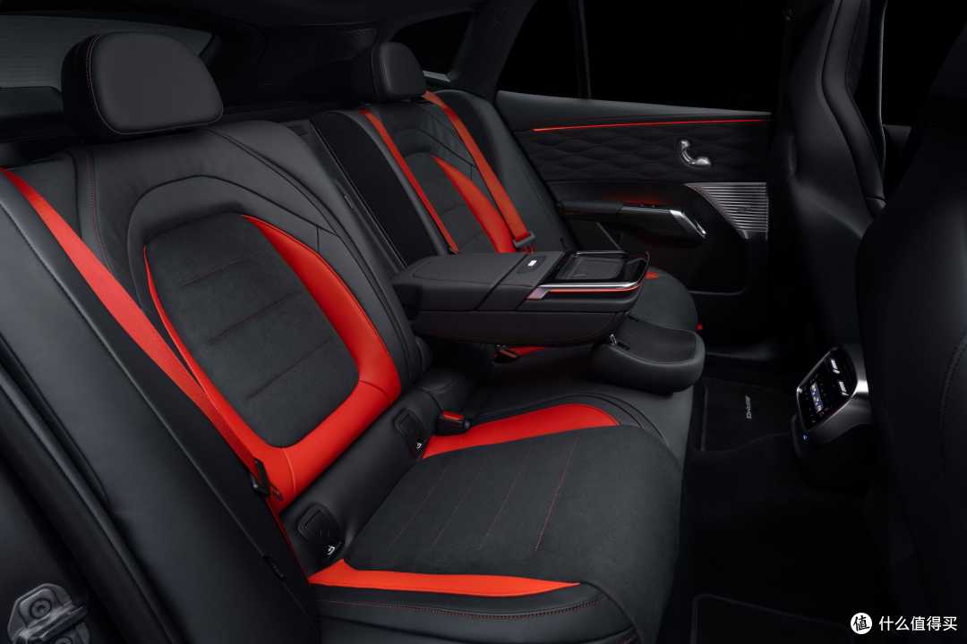 起售价85万,专打保时捷卡宴,奔驰发布全新AMG GT SUV