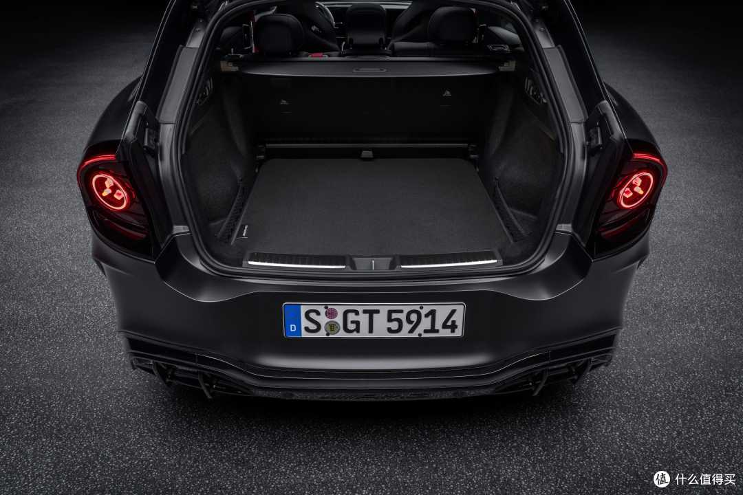 起售价85万,专打保时捷卡宴,奔驰发布全新AMG GT SUV