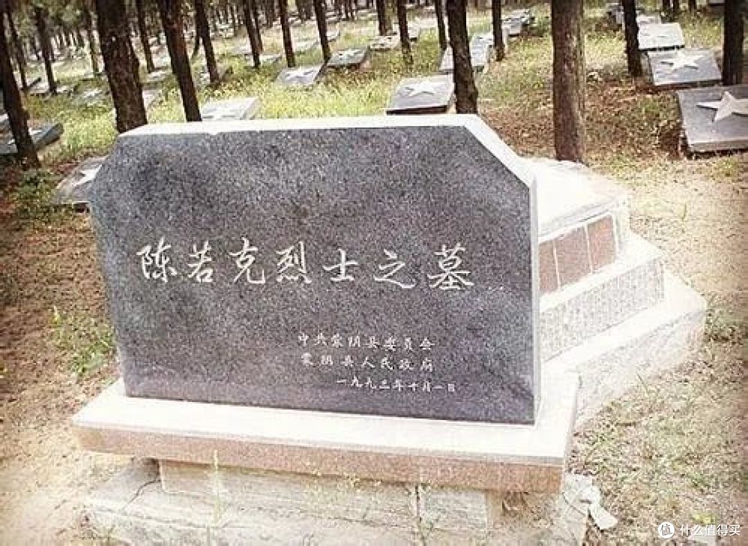 22岁孕妇被俘，日军送来一瓶牛奶，她摔了：抱着女儿走上刑场