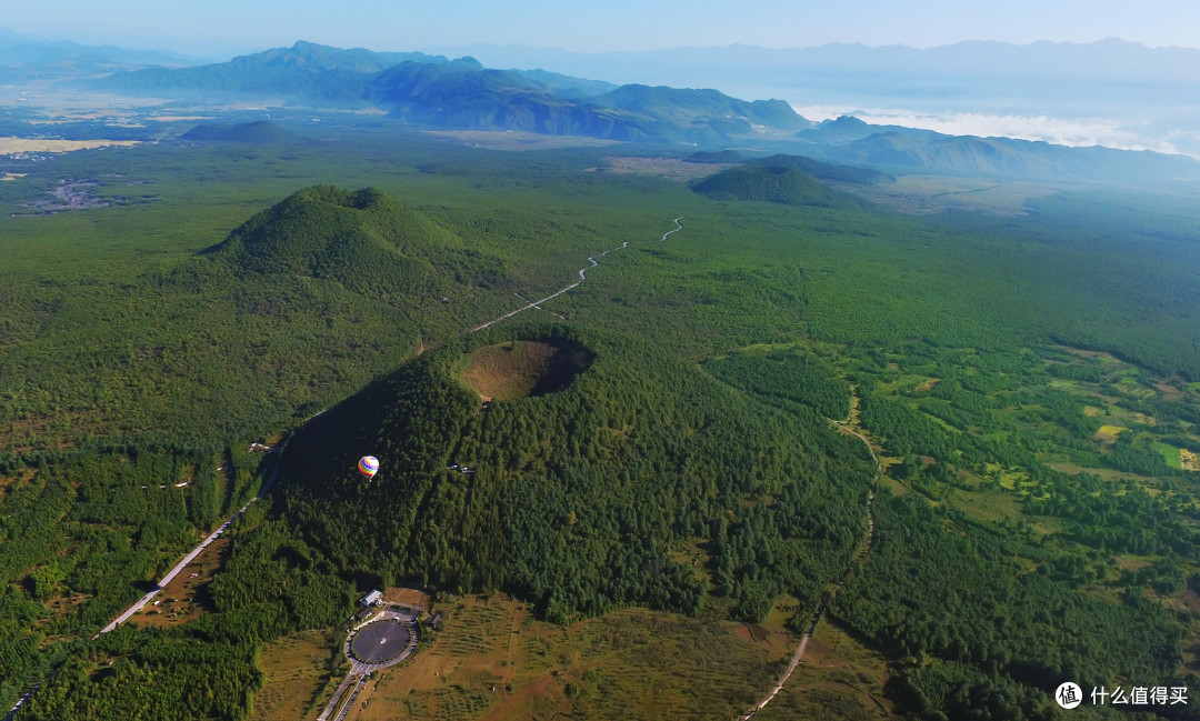 腾冲火山热海：97座火山排北斗，一谷沸泉煮到96.6℃