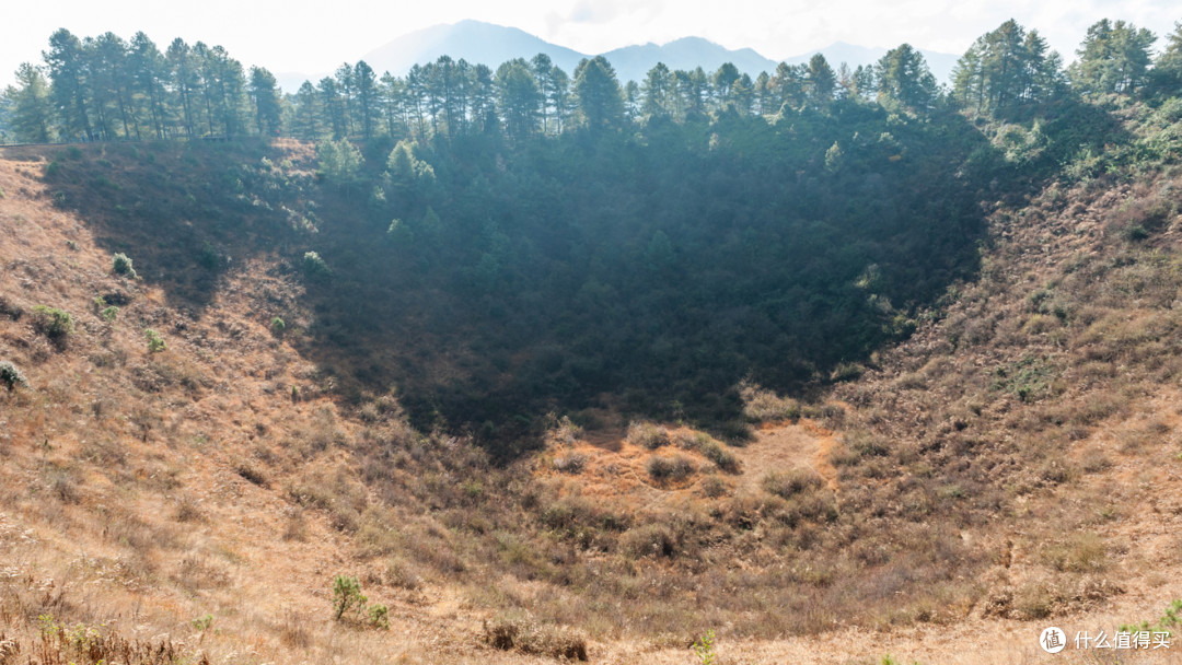 腾冲火山热海：97座火山排北斗，一谷沸泉煮到96.6℃