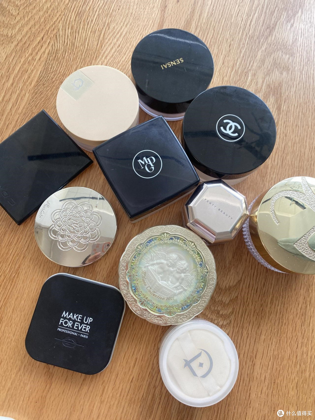 干皮姐妹如何选择定妆粉饼?告别卡粉、起皮,让肌肤干爽舒适