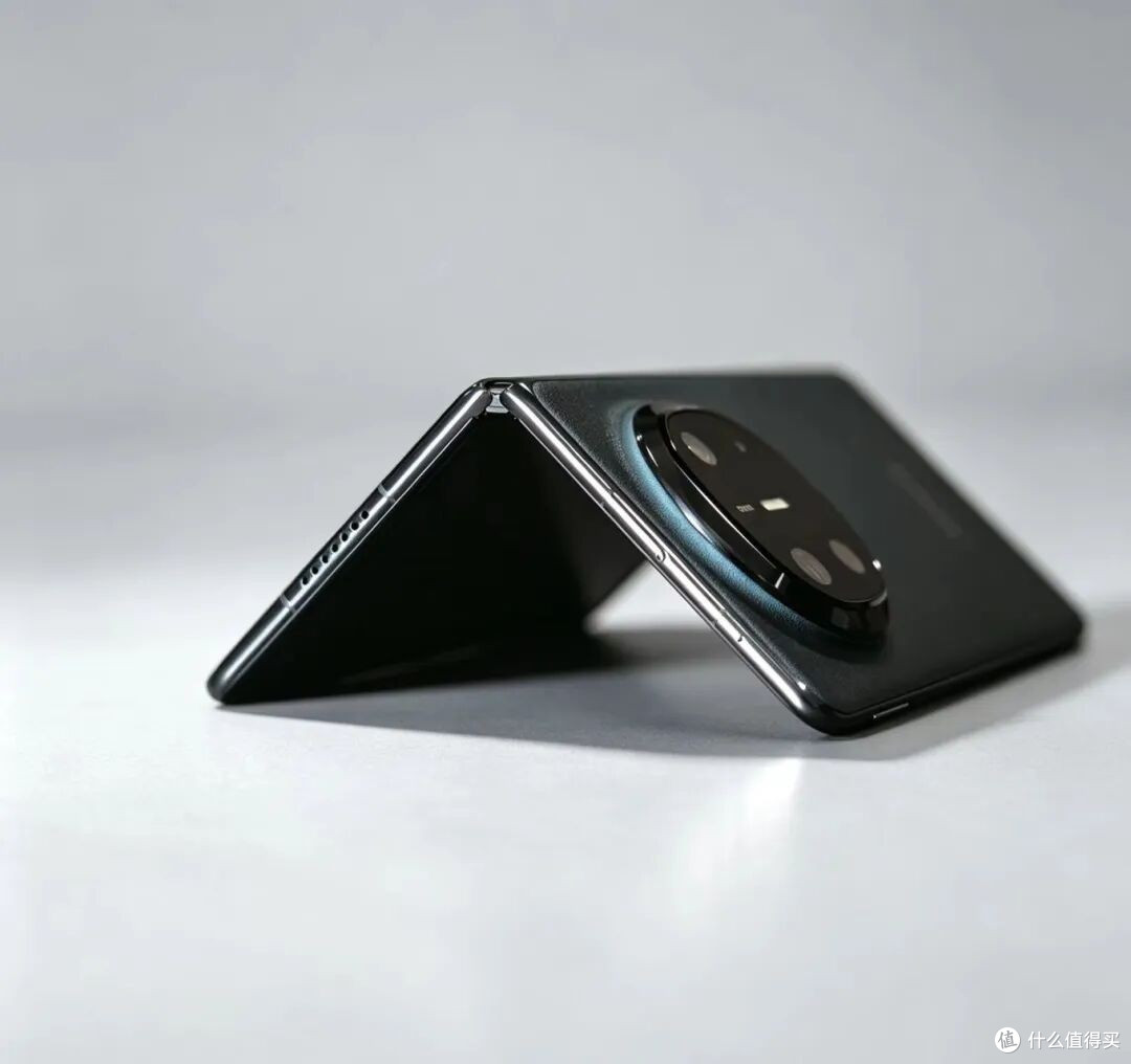 华为Mate X6 降价了:512GB直降5451元,麒麟芯+北斗卫星都还在