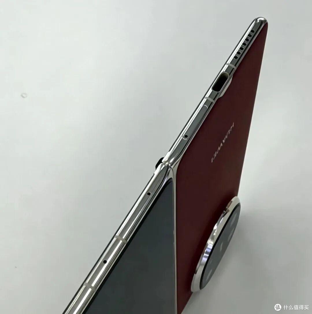 华为Mate X6 降价了:512GB直降5451元,麒麟芯+北斗卫星都还在
