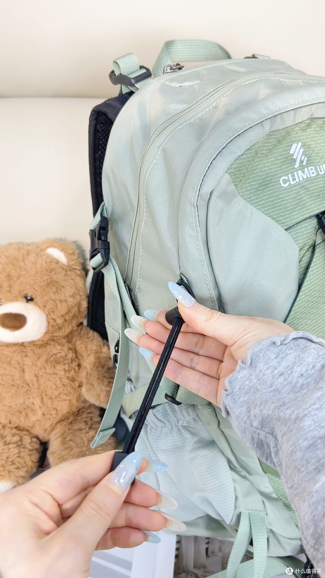 防水轻便双肩包,女款背负系统实测