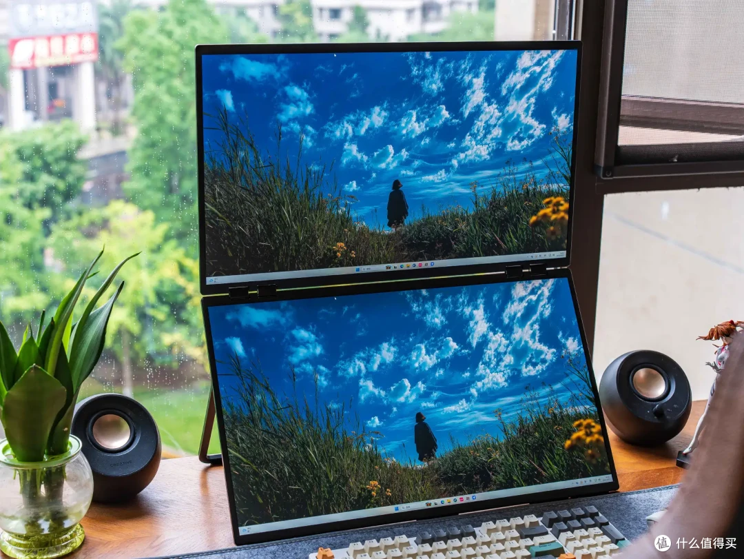 小桌面的终极答案!用雕塑家 MU24LT解锁双屏新玩法
