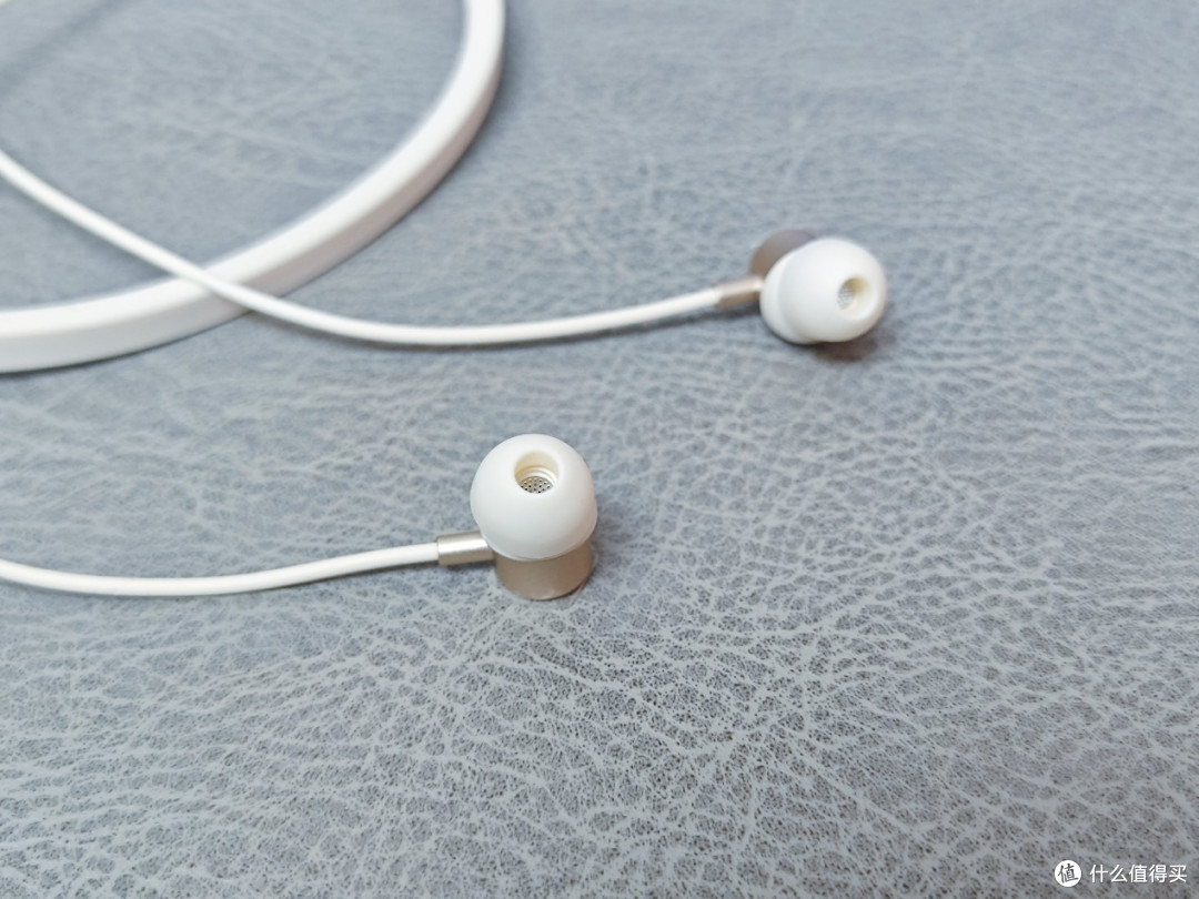 被低估的颈挂耳机!竹林鸟玉笛 E200 双 11 值得蹲吗?