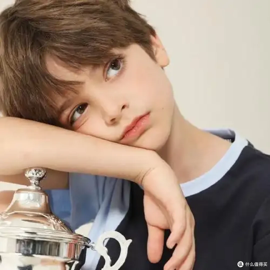 孩子沦为妈宝男,是家庭失职,还是学校背锅?