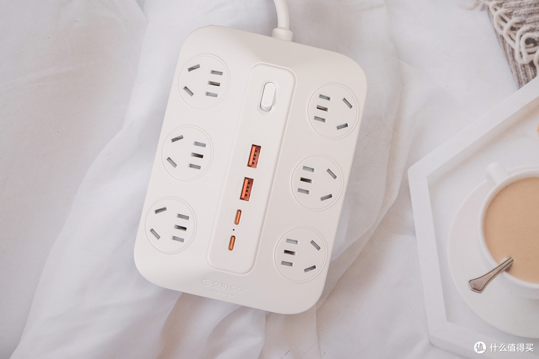 插头打架、线缆缠成一团？ORICO A-Plug插排治好了我的桌面焦虑