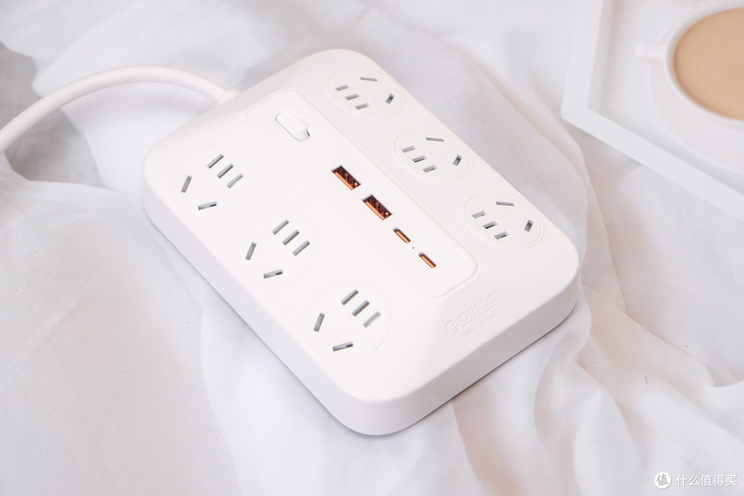 插头打架、线缆缠成一团？ORICO A-Plug插排治好了我的桌面焦虑