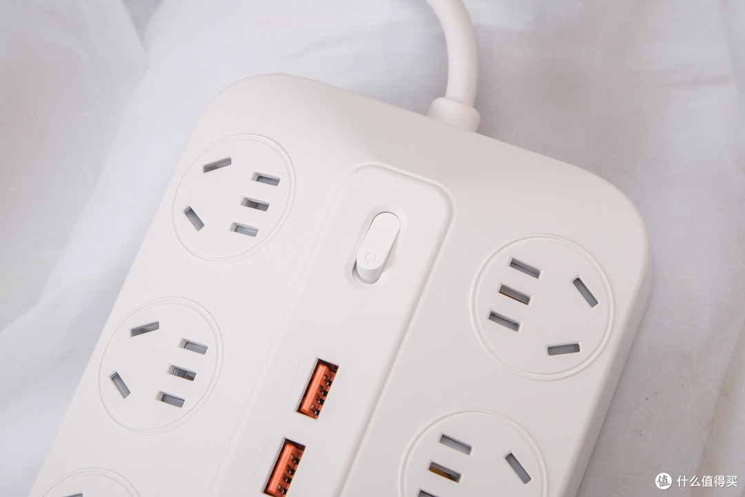 插头打架、线缆缠成一团？ORICO A-Plug插排治好了我的桌面焦虑