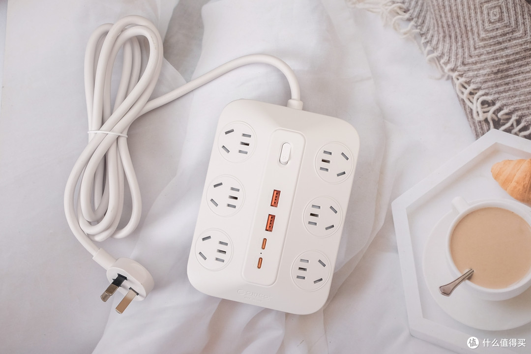 插头打架、线缆缠成一团？ORICO A-Plug插排治好了我的桌面焦虑
