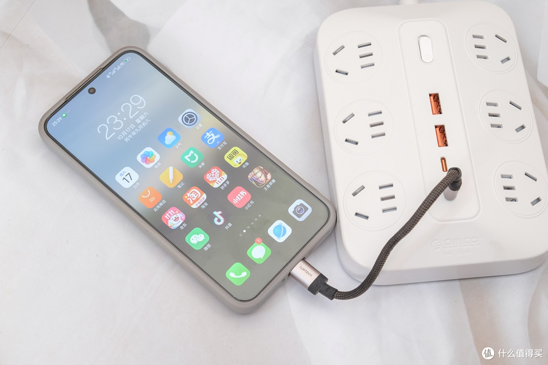 插头打架、线缆缠成一团？ORICO A-Plug插排治好了我的桌面焦虑