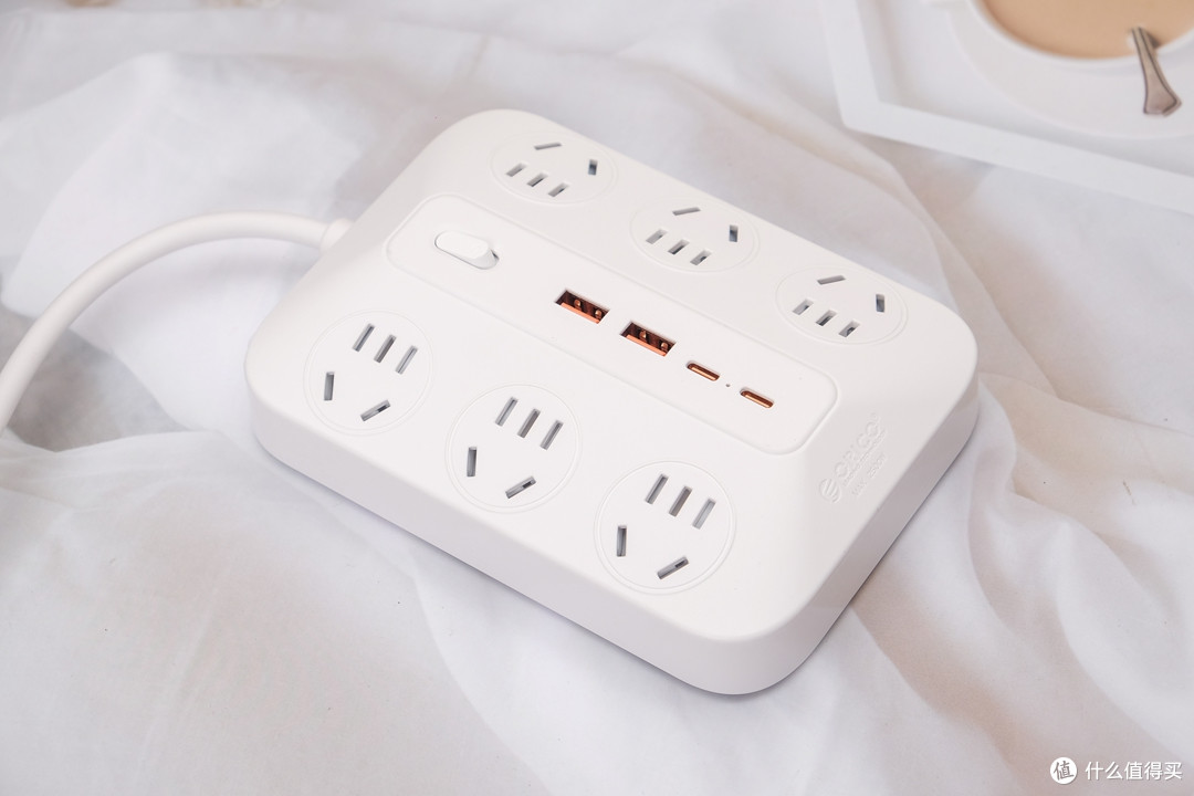 插头打架、线缆缠成一团？ORICO A-Plug插排治好了我的桌面焦虑