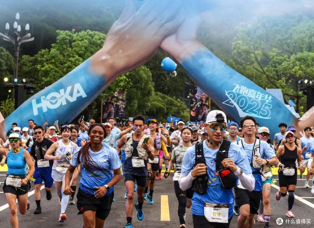 2026秋冬入手HOKA前必读:轻量透气和高性价比到底指什么?官方产品线技术解析