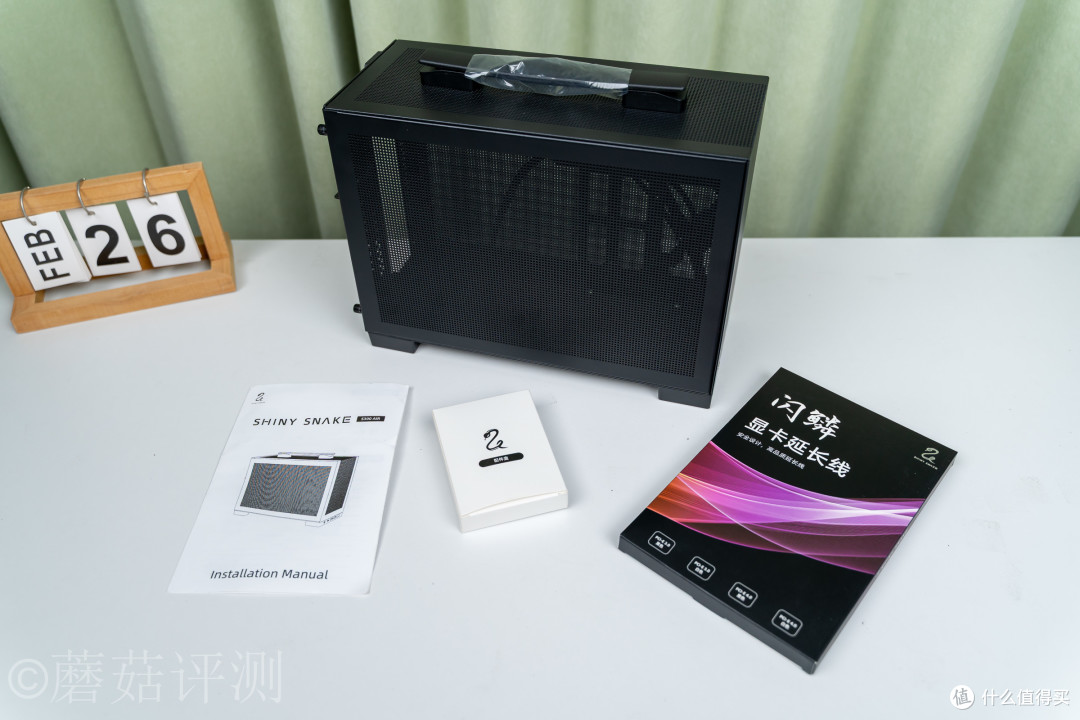 桌面上的便携小方块：闪鳞S300 AIR黑色ITX机箱评测