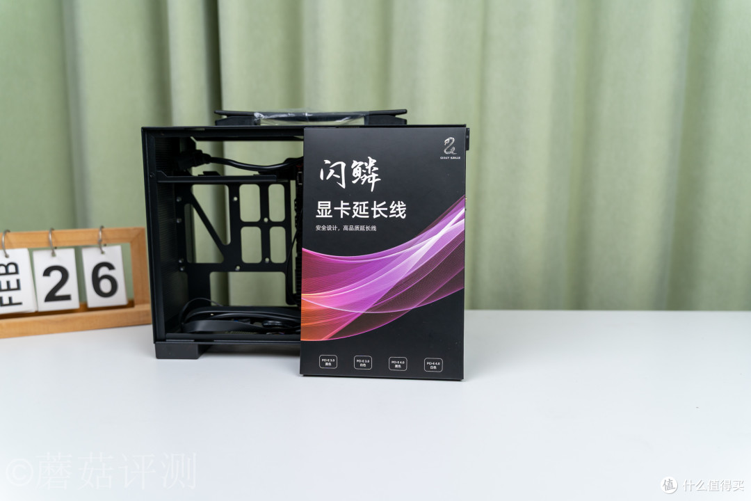 桌面上的便携小方块：闪鳞S300 AIR黑色ITX机箱评测