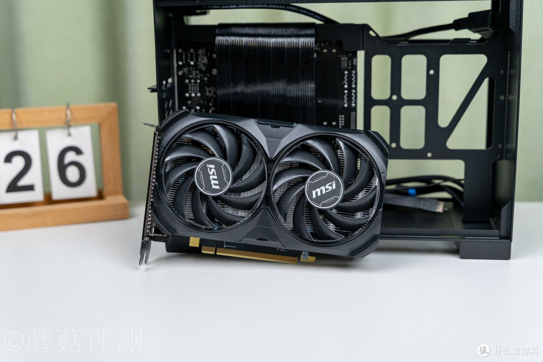 桌面上的便携小方块：闪鳞S300 AIR黑色ITX机箱评测