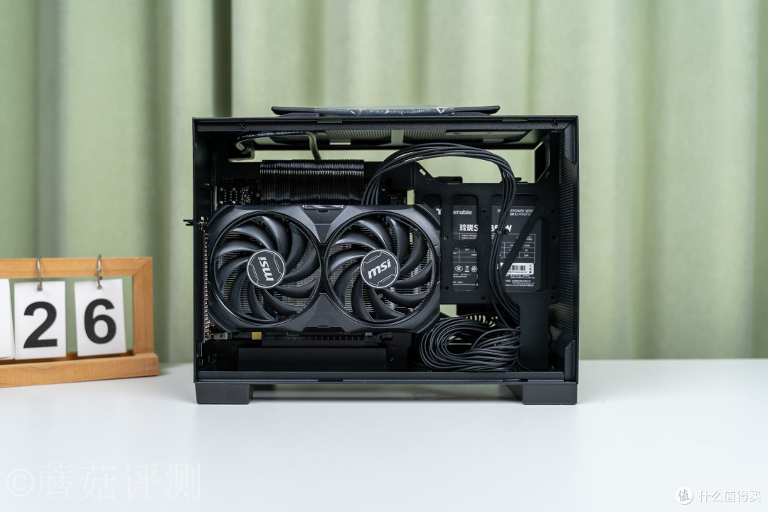 桌面上的便携小方块：闪鳞S300 AIR黑色ITX机箱评测