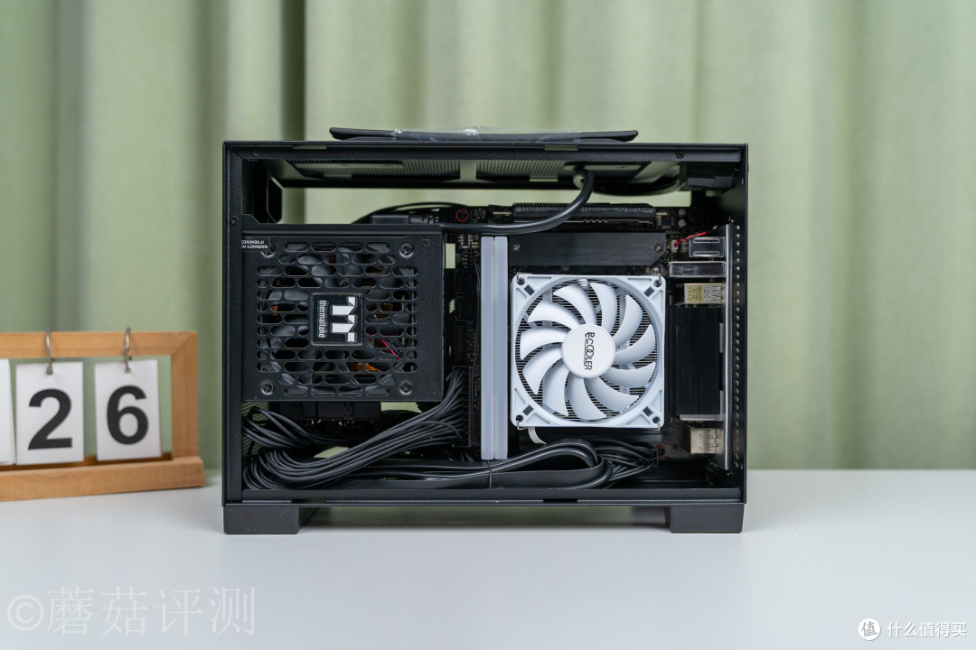 桌面上的便携小方块：闪鳞S300 AIR黑色ITX机箱评测